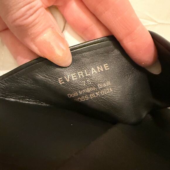 Everlane Day Crossover Sandal Black Leather Flat Slide Size 7.5 New Comfortable - Picture 6 of 7